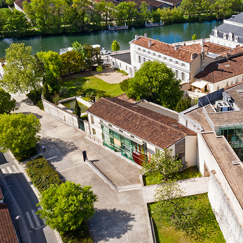 Le Musée des Arts du Cognac est accessible aux personnes en situation de handicap